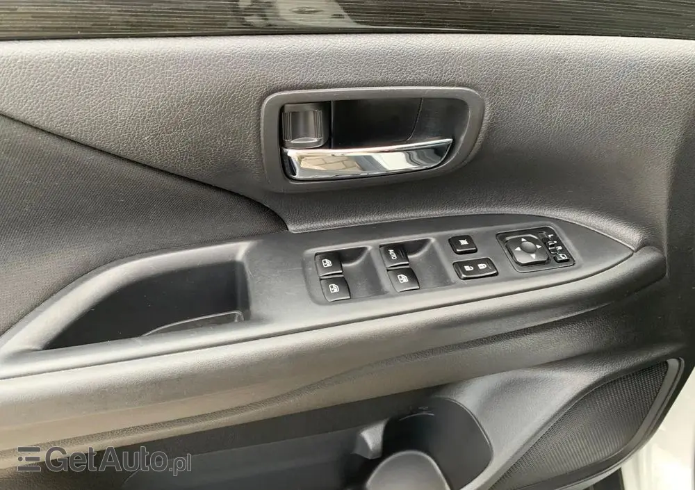 MITSUBISHI Outlander 2.0 2WD CVT Diamant Edition+