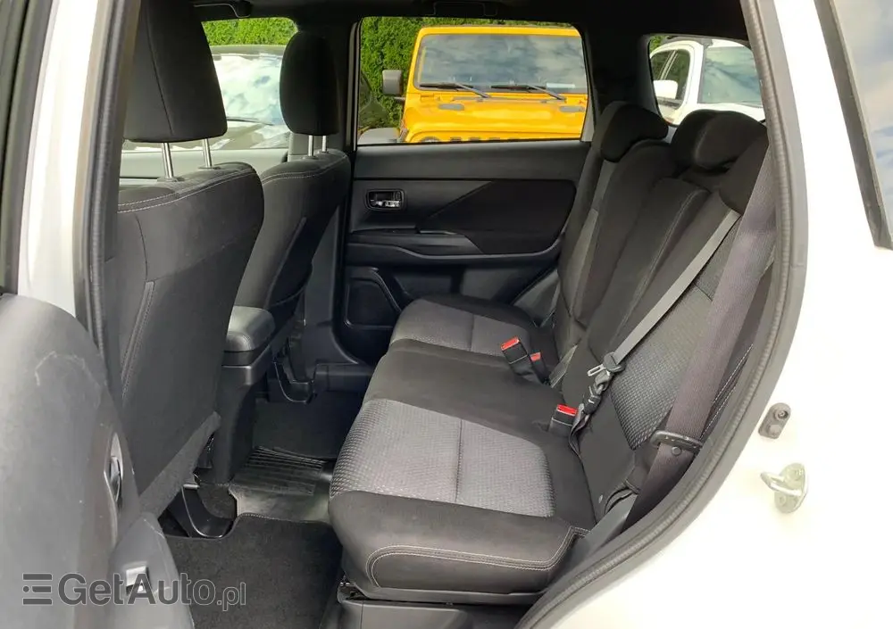 MITSUBISHI Outlander 2.0 2WD CVT Diamant Edition+