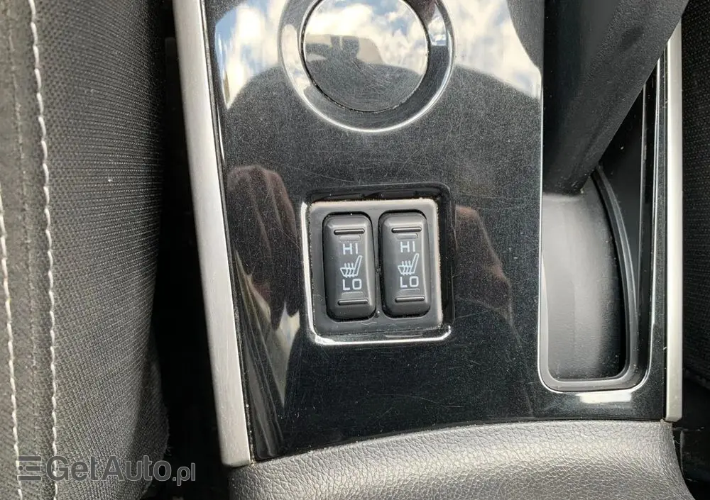 MITSUBISHI Outlander 2.0 2WD CVT Diamant Edition+