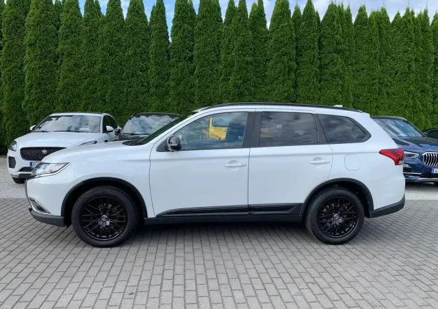 MITSUBISHI Outlander 2.0 2WD CVT Diamant Edition+