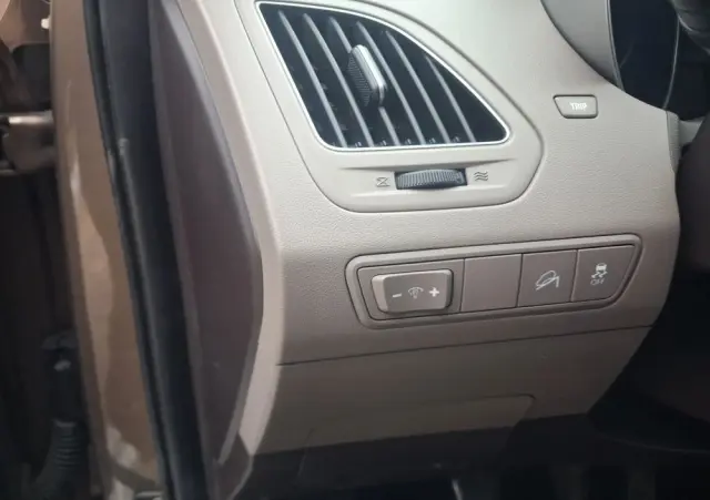 HYUNDAI Ix35 2.0 Premium 2WD