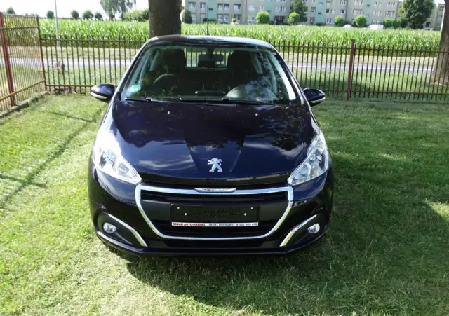 PEUGEOT 208 