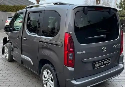 TOYOTA Proace 