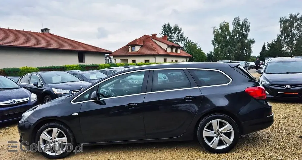 OPEL Astra 1.4 Turbo Color Edition