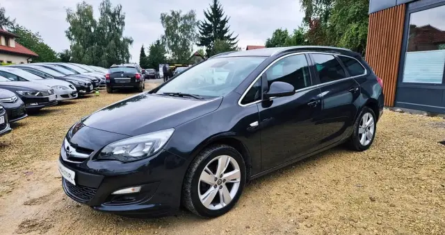 OPEL Astra 1.4 Turbo Color Edition