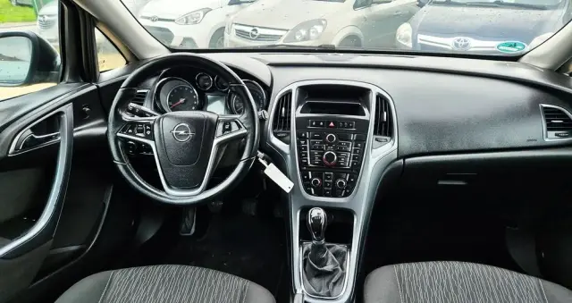 OPEL Astra 1.4 Turbo Color Edition