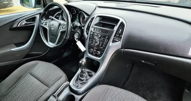 OPEL Astra 1.4 Turbo Color Edition