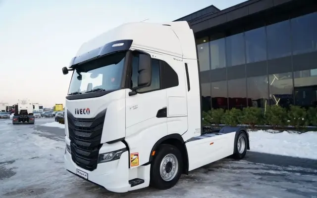 IVECO S-WAY / 530 / RETARDER / KLIMA POSTOJOWA / 