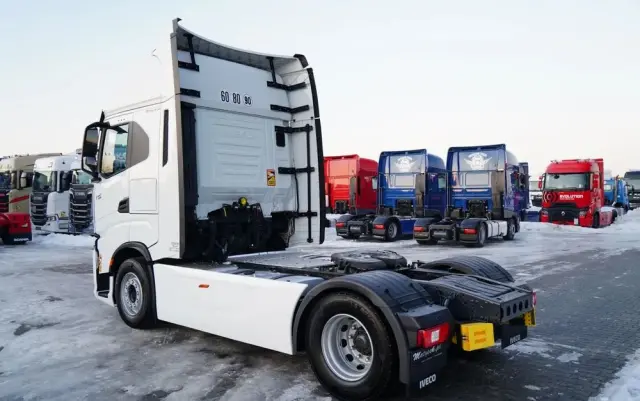 IVECO S-WAY / 530 / RETARDER / KLIMA POSTOJOWA / 