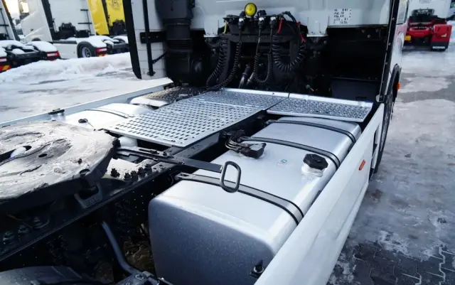 IVECO S-WAY / 530 / RETARDER / KLIMA POSTOJOWA / 