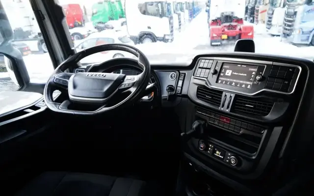 IVECO S-WAY / 530 / RETARDER / KLIMA POSTOJOWA / 