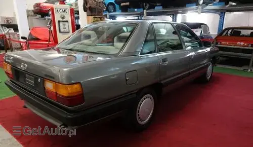 AUDI 100 