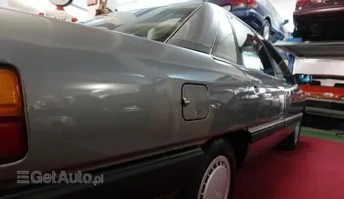 AUDI 100 