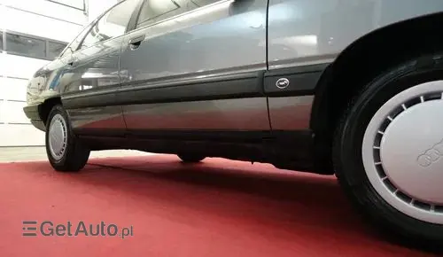AUDI 100 