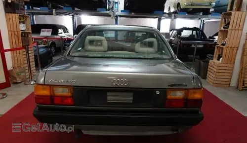 AUDI 100 