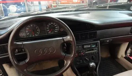 AUDI 100 