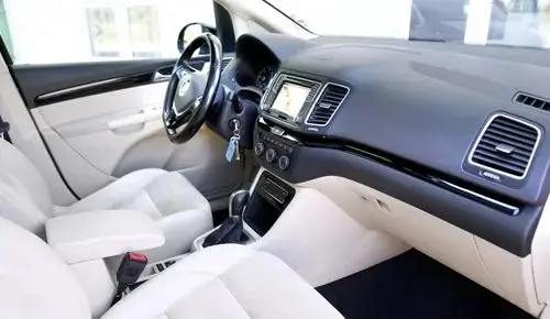 VOLKSWAGEN Sharan 