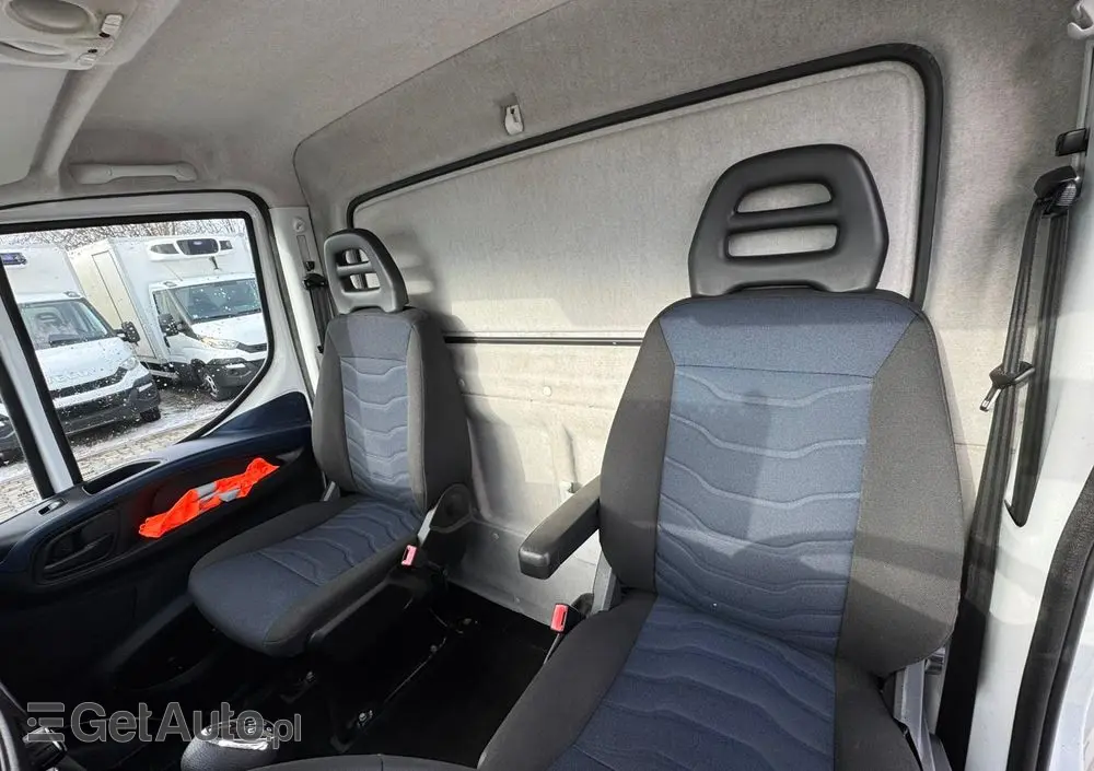 IVECO DAILY 35S14,35S15,35S16,35S17,KILKA SZTUK IZOTERMY CHLODNIE PODWOZIA DO ZABUDOWY KIPRY WYWROTKI KILKANASCIE SZTUK 