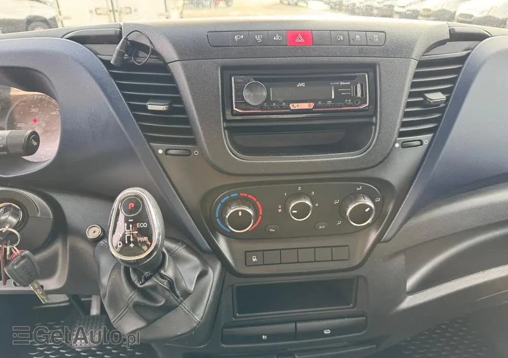 IVECO DAILY 35S14,35S15,35S16,35S17,KILKA SZTUK IZOTERMY CHLODNIE PODWOZIA DO ZABUDOWY KIPRY WYWROTKI KILKANASCIE SZTUK 