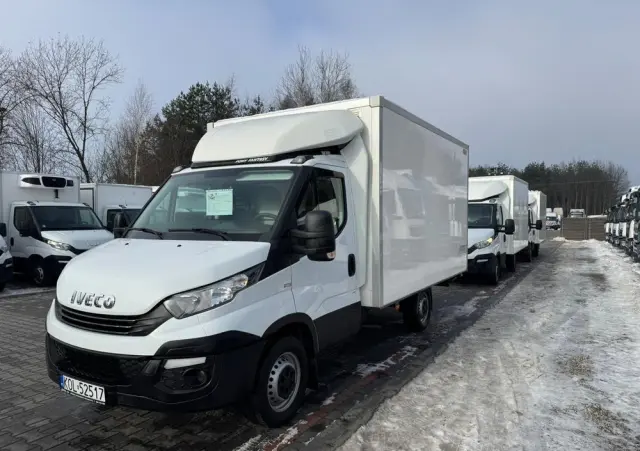 IVECO DAILY 35S14,35S15,35S16,35S17,KILKA SZTUK IZOTERMY CHLODNIE PODWOZIA DO ZABUDOWY KIPRY WYWROTKI KILKANASCIE SZTUK 