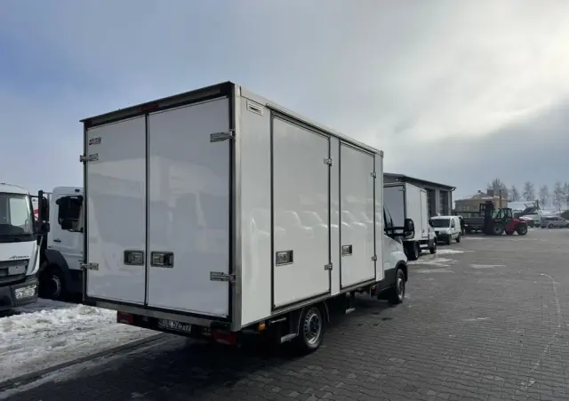 IVECO DAILY 35S14,35S15,35S16,35S17,KILKA SZTUK IZOTERMY CHLODNIE PODWOZIA DO ZABUDOWY KIPRY WYWROTKI KILKANASCIE SZTUK 