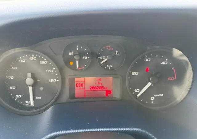 IVECO DAILY 35S14,35S15,35S16,35S17,KILKA SZTUK IZOTERMY CHLODNIE PODWOZIA DO ZABUDOWY KIPRY WYWROTKI KILKANASCIE SZTUK 