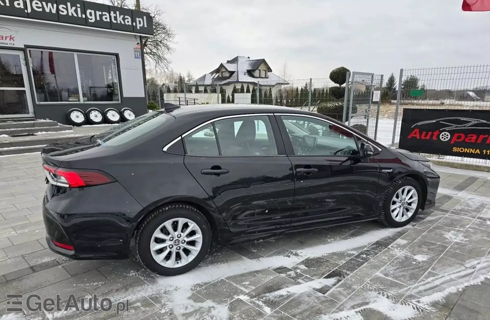 TOYOTA Corolla 1.8i (140 KM) CVT