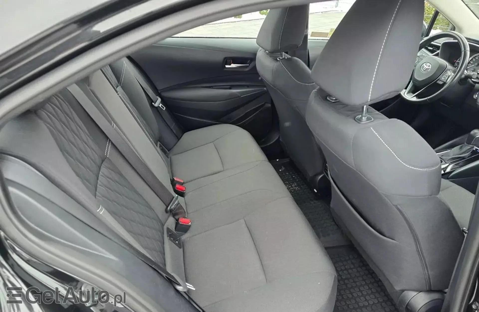 TOYOTA Corolla 1.8i (140 KM) CVT