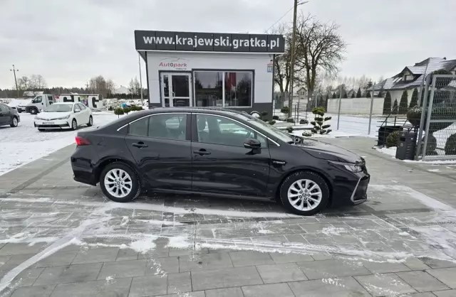 TOYOTA Corolla 1.8i (140 KM) CVT