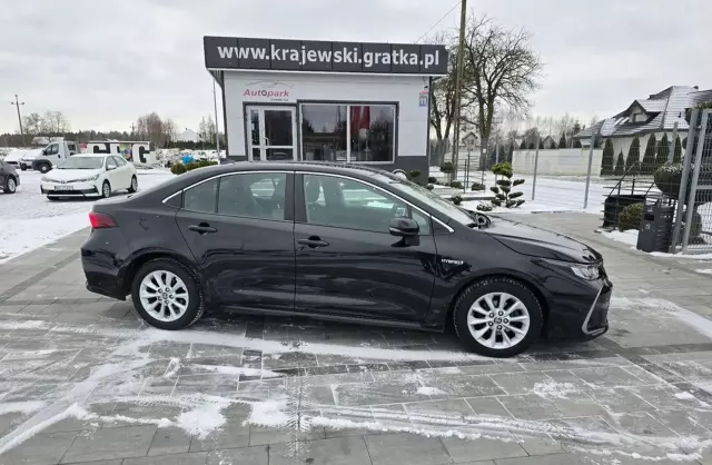 TOYOTA Corolla 1.8i (140 KM) CVT