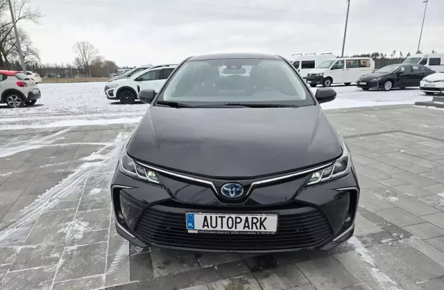 TOYOTA Corolla 1.8i (140 KM) CVT
