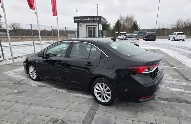 TOYOTA Corolla 1.8i (140 KM) CVT