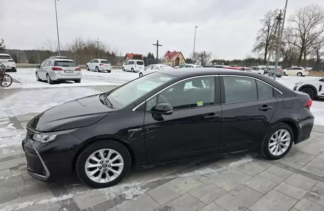 TOYOTA Corolla 1.8i (140 KM) CVT