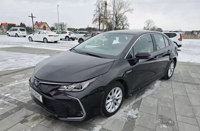TOYOTA Corolla 1.8i (140 KM) CVT