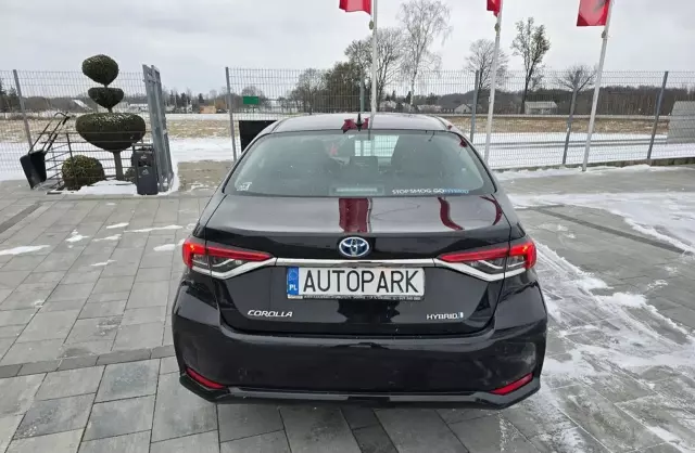 TOYOTA Corolla 1.8i (140 KM) CVT