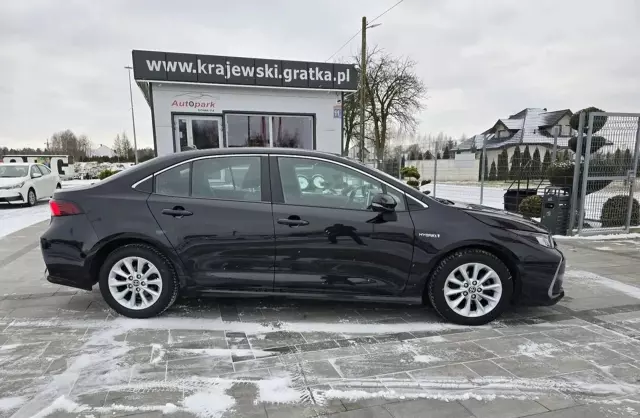 TOYOTA Corolla 1.8i (140 KM) CVT