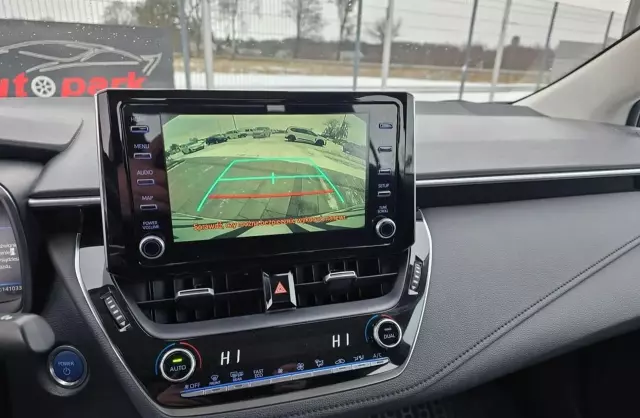 TOYOTA Corolla 1.8i (140 KM) CVT