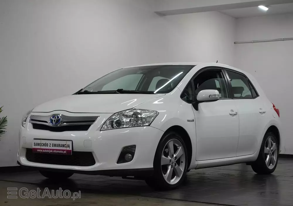 TOYOTA Auris 1.8 HSD Luna