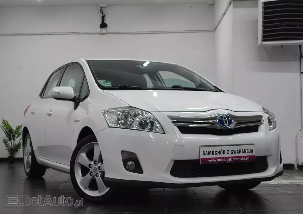 TOYOTA Auris 1.8 HSD Luna