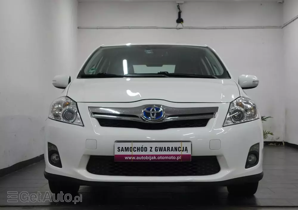 TOYOTA Auris 1.8 HSD Luna