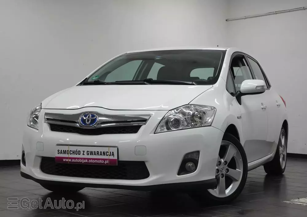 TOYOTA Auris 1.8 HSD Luna