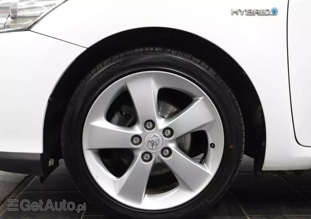 TOYOTA Auris 1.8 HSD Luna