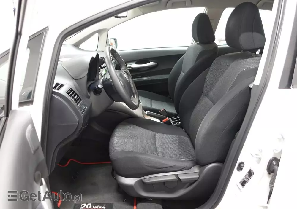 TOYOTA Auris 1.8 HSD Luna