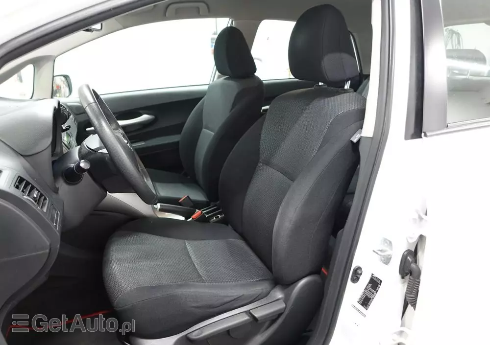 TOYOTA Auris 1.8 HSD Luna