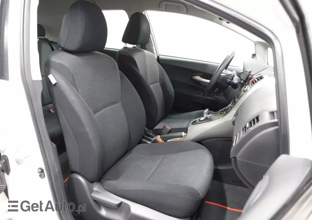 TOYOTA Auris 1.8 HSD Luna