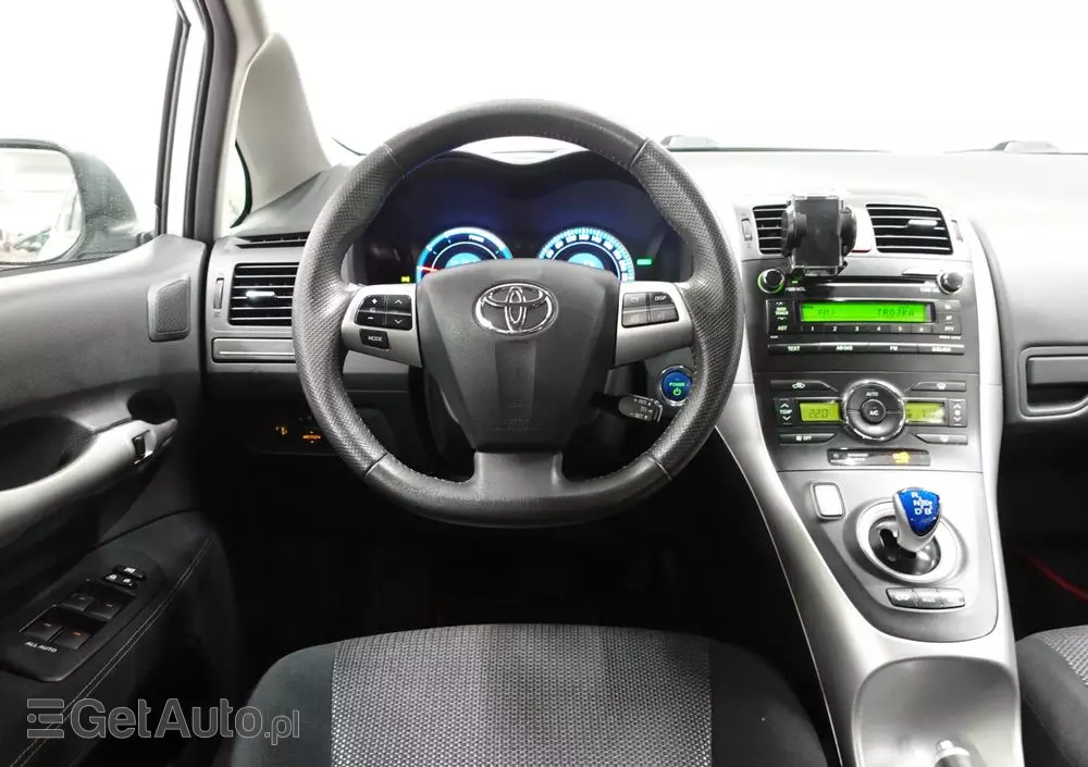 TOYOTA Auris 1.8 HSD Luna