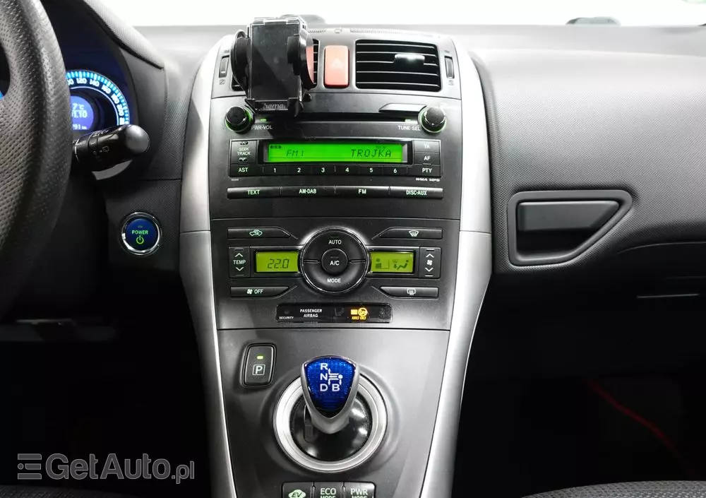 TOYOTA Auris 1.8 HSD Luna