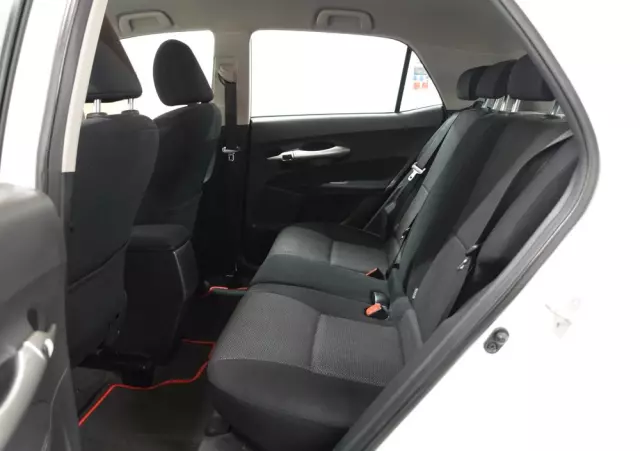 TOYOTA Auris 1.8 HSD Luna