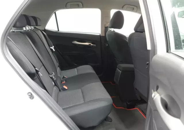 TOYOTA Auris 1.8 HSD Luna