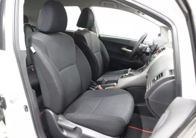 TOYOTA Auris 1.8 HSD Luna